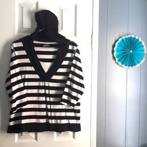 *SOLD* Style&Co Sport tee w/ hood!